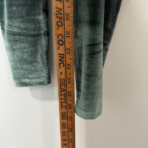 Beyond Yoga Women's Velvet Motion High Waisted Midi Leggings Forest Green Small - Picture 7 of 8
